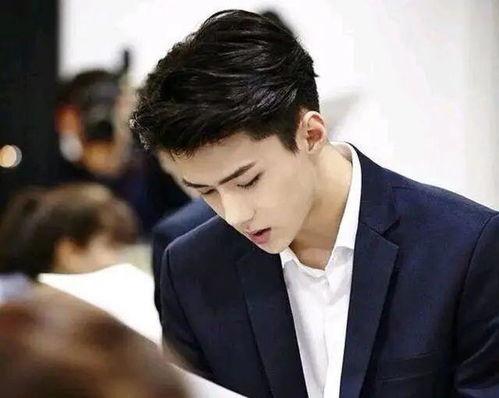 吴世勋爆料女友视频播放,甜蜜瞬间曝光，甜蜜互动引网友热议  第1张